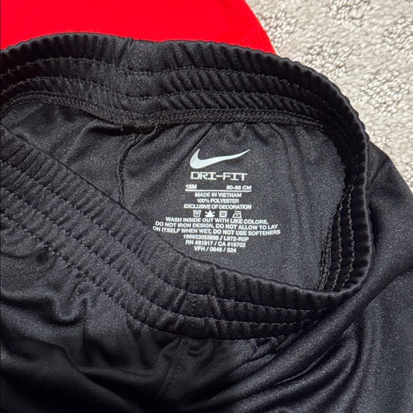 Nike Dri-Fit Set - Picture 5 of 6